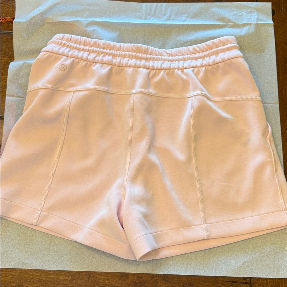 Lulu size 6 soft stress shorts baby pink